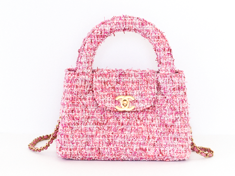 Introducing the Latest Addition to the Chanel Family: The 23K Kelly Bag ...